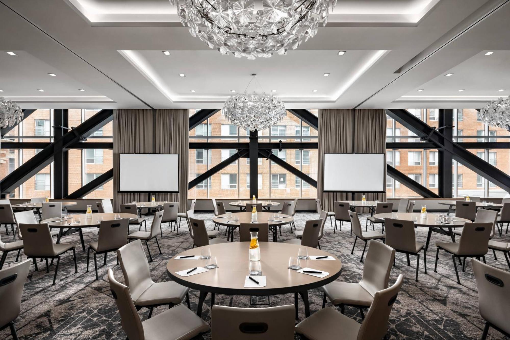 Humaniti Hotel Montreal, Autograph Collection المظهر الخارجي الصورة